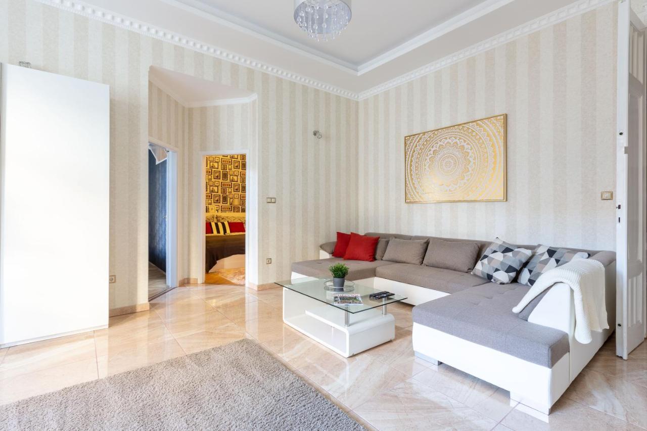 Luxury Downtown Home By Anna 부다페스트 외부 사진