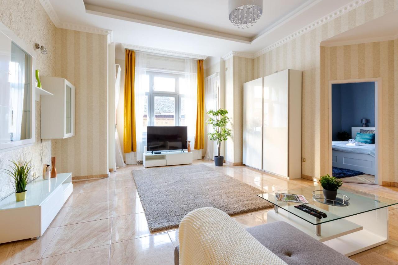 Luxury Downtown Home By Anna 부다페스트 외부 사진
